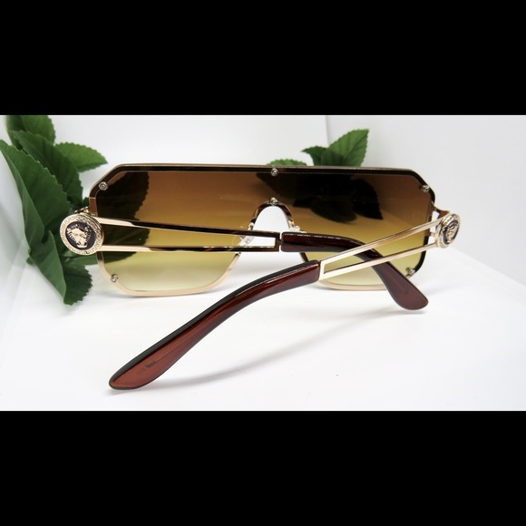 Oversized Sunglasses - Picture 6 of 15